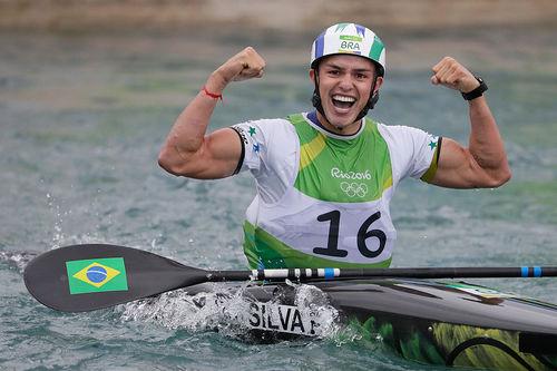 Pepê comemora descida impecável na final do K1 slalom / Foto: Jamie Squire / Getty Images