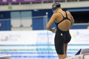 Beatriz Dizotti é a caçula entre os quinze nadadores da Vila Leopoldina que disputam o Troféu Maria Lenk / Foto: Flávio Perez/Onboard Sports