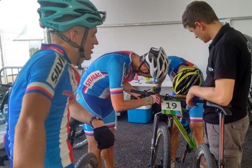 Equipe tcheca optou por fixar sua câmera na bicicleta / Foto: Rio 2016