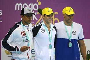 Nilo, Chierighini e João de Lucca - integrantes do 4x100m livre / Foto: Satiro Sodré / SSPress / CBDA