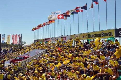 No vôlei de praia, a torcida também poderá ficar mais próxima da quadra / Foto: Divulgação / FIVB