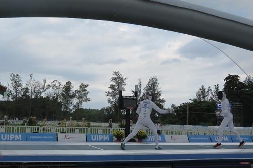 Atletas lutaram num palco central, em frente ao percurso do hipismo / Foto: Esporte Alternativo