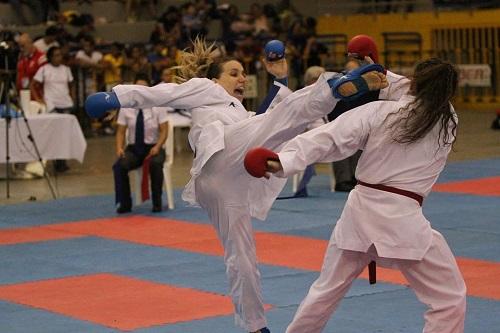 Maike da Oliveira, da Associação Blumenau de karate, participa na categoria Kumitê até 61 quilos. Competição será entre os dias 17 e 19 de março, em Roterdã / Foto: Divulgação