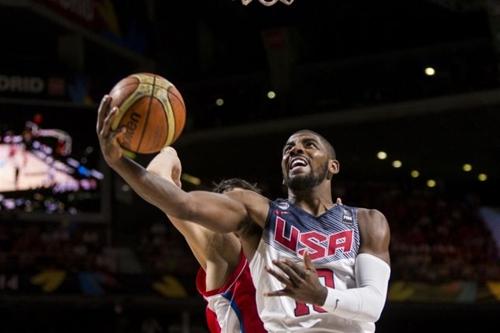 Eleito o melhor jogador da Copa do Mundo, Kyrie Irving marcou 26 pontos na decisão contra a Sérvia / Foto: FIBA