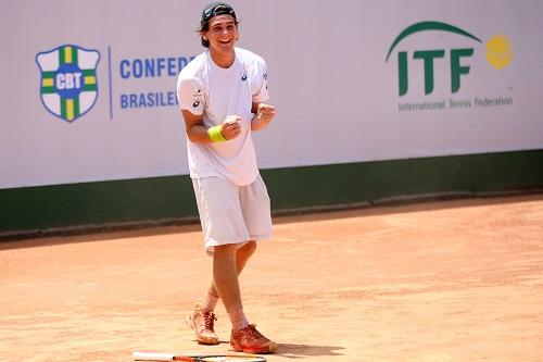 Paranaense enfrenta sérvio em busca do oitavo título masculino do Brasil na categoria 18 anos masculino. Em Caxias do Sul, Matheus Pucinelli joga pelo título de 16 anos  / Foto: Mauricio Vieira