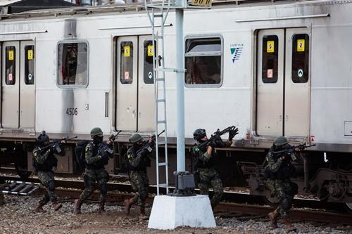 Forças Especiais foram mobilizadas no simulado de ação contra o terrorismo / Foto: André Motta / Brasil2016.gov.br