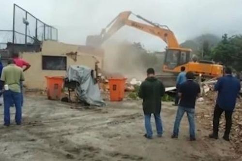 Obra do Parque Olímpico invade dia a dia de moradores que resistem a remoção / Foto: Divulgação