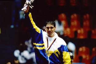 Aurélio Miguel, com a medalha de ouro nos Jogos de Seul 1988: marco na história do judô brasileiro / Foto: Arquivo pessoal