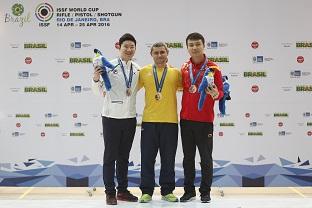 Já o favorio Jin Jongoh, da Coreia, ficou com a medalha de prata / Foto: Wagner Meier / CBTE