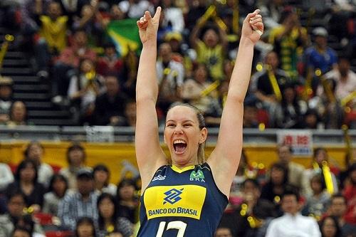 Fabíola dá à luz parto normal e tem caminho olímpico facilitado / Foto: Divulgação / FIVB