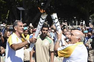 Raimundo Alves Pereira foi o primeiro condutor Bradesco da Tocha Olímpica Rio 2016 / Foto: Gaspar Nobrega/Inovafoto