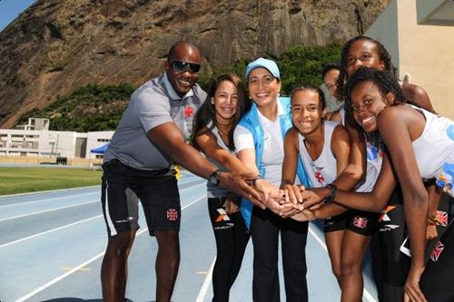 Nawal El Moutawakel, presidente da Cocom, participa de clínica esportiva de atletismo na Urca / Foto: Rio 2016 / Alex Ferro