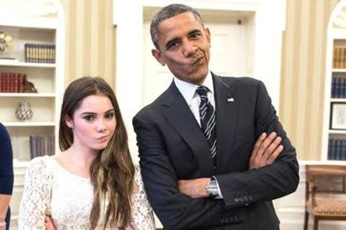 Maroney e Obama repetem careta feita pela atleta no pódio de Londres 2012 / Foto: Pete Souza / Casa Branca / AFP Photo