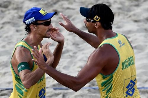 Ricardo e Emanuel: campeões olímpicos e do Mundial de 2003, a dupla parte em busca de mais um título, que pode ser histórico para Emanuel / Foto: Buda Mendes / Getty Images