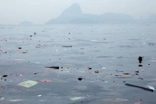 Poluição da Baía choca e preocupa a cinco meses da Rio 2016 / Foto: Matthew Stockman / Getty Images