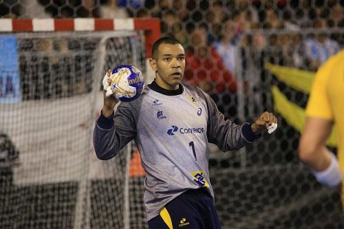 Goleiro ressalta potencial e experiência internacional de todos os atletas da equipe, que apesar de estreantes na maior competição do Mundo, disputam campeonatos de alto nível na Europa / Foto: Cinara Piccolo/Photo&Grafia