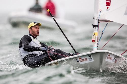 Bicampeão olímpico de 43 anos larga para a primeira regata da Rio 2016 nesta segunda-feira (8), enfrentando atletas até 20 anos mais jovens / Foto: Pedro Martinez / Energy Sailing