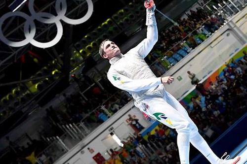 Guilherme Toldo bateu o campeão mundial e chegou às quartas de final. Melhor resultado da Esgrima nos Jogos / Foto: Bizzi/FIE