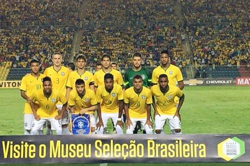 Rodrigo, camisa 3, e Maicon, camisa 2, em jogo do Brasil contra o Paraguai / Foto: Divulgação / CBF