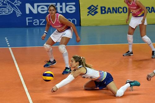 Após se enfrentaram na sexta-feira (13) pela Superliga, os times jogam no ginásio José Liberatti nesta terça-feira (17), às 19h30, em partida que vale vaga na semifinal da competição / Foto: João Pires/Fotojump