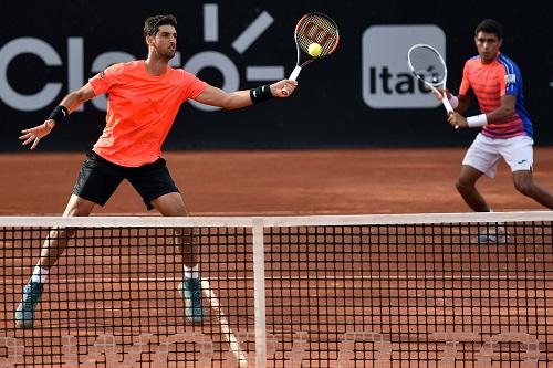 Duelo brasileiro acontece na noite desta 5a. e vale vaga nas 4as. do maior torneio da América do Sul / Foto: Fotojump