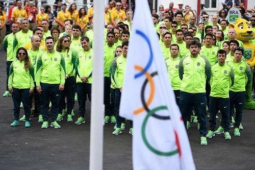 Atletas durante cerimônia de boas vindas na Vila Olímpica / Foto: Pascal Le Segretain / Getty Images