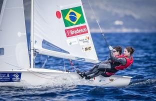 Fernanda Oliveira e Ana Luiza Barbachan, na 470 feminina, e Martine Grael e Kahena Kunze, na 49erFX, foram ao pódio na tradicional competição francesa / Foto: Jesus Renedo/Sailing Energy