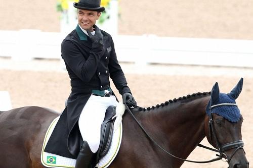 Carlos Paro, melhor brasileiro na pista, dispara no ranking e fecha o dia na sétima posição / Foto: Sergio Dutti/Exemplus/COB