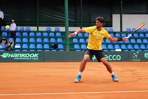 Thomaz Bellucci enfrenta Emílio Gomez no primeiro jogo nesta sexta-feira, na cidade de Ambato, no Equador / Foto: Blanca Santos