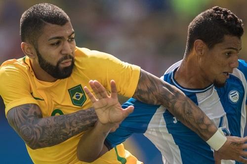 Renato Augusto disse que gol logo no início "trouxe o torcedor para o nosso lado" / Foto: Jonne Roriz/Exemplus/COB