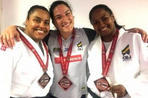 Mayra Aguiar, Beatriz Souza e Maria Suelen Altheman foram ao pódio no último dia / Foto: Divulgação CBJ