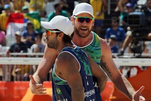 Brasileiros venceram os espanhóis Herrera e Gavira por 2 sets a 0 / Foto: Alaor Filho/Exemplus/COB