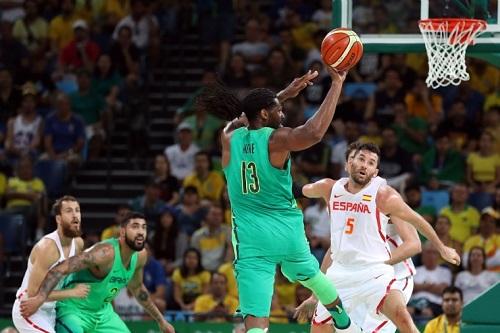 Marquinhos, com um tapinha salvador, fez 66 a 65, a cinco segundos do fim / Foto: Alaor Filho/Exemlplus/COB