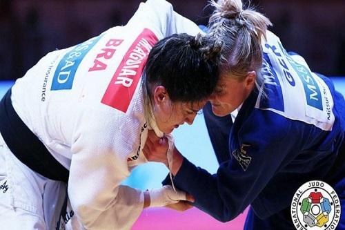 Brasileira venceu todas as lutas por ippon, mas caiu na final diante da japonesa Ruika Sato / Foto: Divulgação / IJF