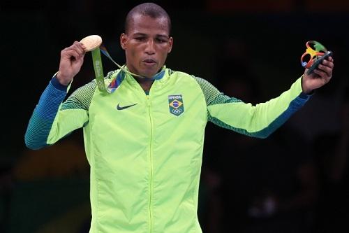 Pugilista derrotou o francês Sofiane Oumiha na final da categoria ligeiro (até 60kg) nos Jogos rio 2016 / Foto: Flavio Florido/Exemplus/COB