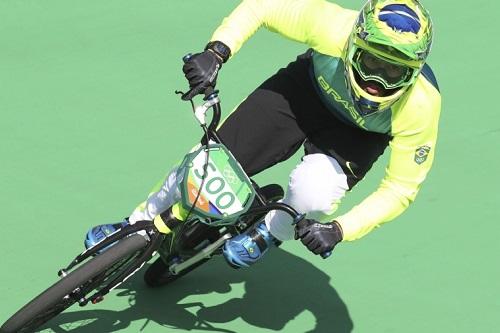 Brasileiro fica nas quartas de final. Priscilla Stevaux vai para a pista nesta sexta / Foto: Marcelo Pereira/Exemplus/COB