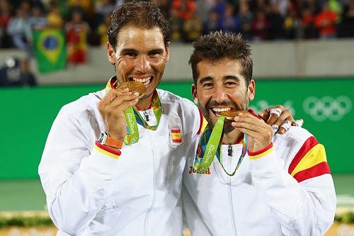 Dupla espanhola venceu duelo com romenos Florin Mergea e Horia Tecau por 2 sets a 1 / Foto: Clive Brunskill/Getty Images