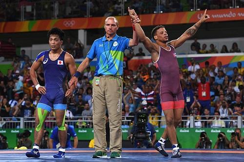 Ismael Molina, na categoria até 59kg, e Roman Vlasov, até 75kg, são os primeiros campeões Olímpicos do esporte nos Jogos Rio 2016 / Foto: David Ramos/Getty Images