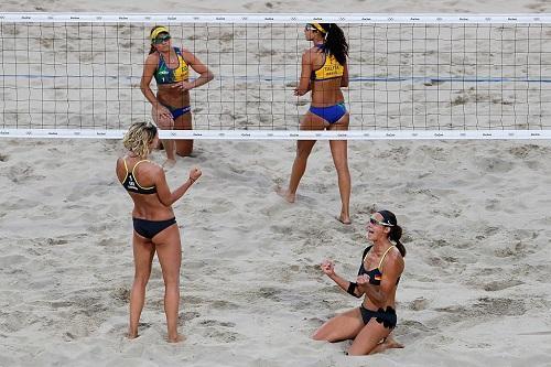 Agora, o Brasil depende de Ágatha e Bárbara Seixas para voltar à decisão depois de 12 anos / Foto: Jamie Squire/Getty Images