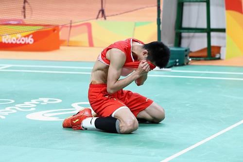 Na final individual masculina, Chen Long venceu o malásio Chong Wei Lee, que levou sua terceira prata / Foto: Sean M. Haffey/Getty Images