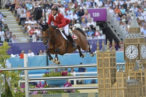 O suíço Steve Guerdat e Nino des Buissonnets irão em busca de um recorde duplo consecutivo de medalhas olímpicas de ouro individual em Salto na Rio 2016 / Foto: FEI/Kit Houghton