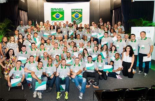 Após mais de um ano de estudos teóricos e práticos, 76 treinadores de judô, lutas e taekwondo receberam seus diplomas / Foto: Divulgação