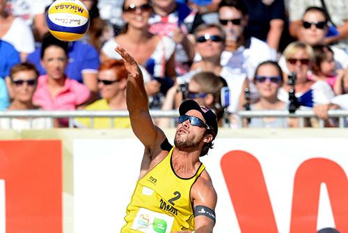 Bruno decola durante o Grand Slam de Olsztyn, na Polônia: Campanha dourada / Foto: Piotr Hawalej/Getty Images