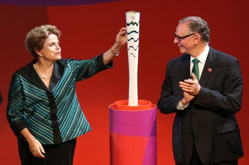 Dilma e Nuzman na apresentação da Tocha  / Foto: Divulgação