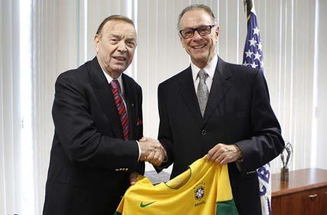 O presidente do Comitê Olímpico Brasileiro (COB), Carlos Arthur Nuzman, foi recebido na segunda-feira, dia 9 de Abril, pelo presidente da Confederação Brasileira de Futebol (CBF), José Maria Marin / Foto: Rafael Ribeiro / CBF