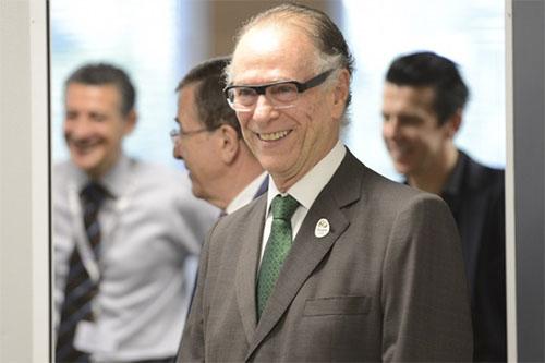 Carlos Nuzman e o Diretor Executivo do COI Gilbert Felli (atrás, de óculos) na sede do Comitê Organizador Rio 2016 / Foto: Alex Ferro /Rio 2016™