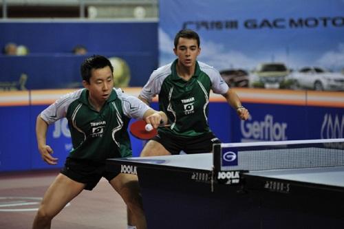 Mesatenistas brasileiros perderam para os chineses Fang Bo e Zhou Yu na final / Foto: Divulgação/CBTM