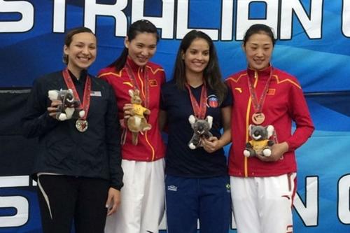 André Bilia (80kg), Raphaella Galacho (73kg) e Talisca Reis (53kg) subiram ao pódio em Melbourne / Foto: Divulgação / CBTKD