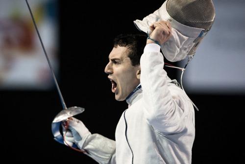 Renzo Agresta comemora a medalha de bronze / Foto: Divulgação / COB