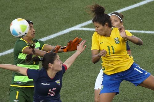 A artilheira Cristiane marcou cinco gols na vitória / Foto: Divulgação